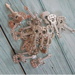 Ciondolo Chitarra plastica...